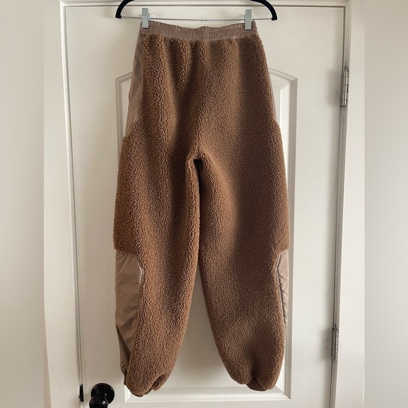 H&M Colorblock Faux Shearling Jogger Tan - XS - Picture 5 of 5